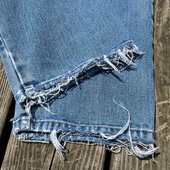 Vintage 90s B.U.M. Equipment Distressed Straight Leg Dad Boyfriend Jeans - Picture 9 of 13